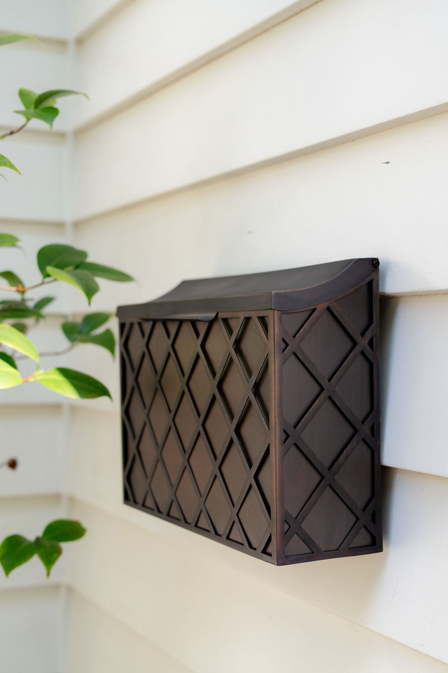 Wall-mount Mailbox in Bronze